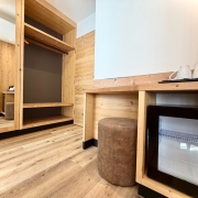 image00007