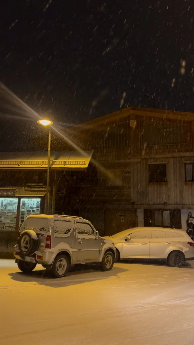 Alcuni giorni fa… prime nevicate da Campitello di Fassa ☃️🥰🥶